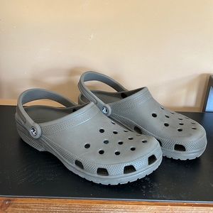 Mens Crocs. Size 11.